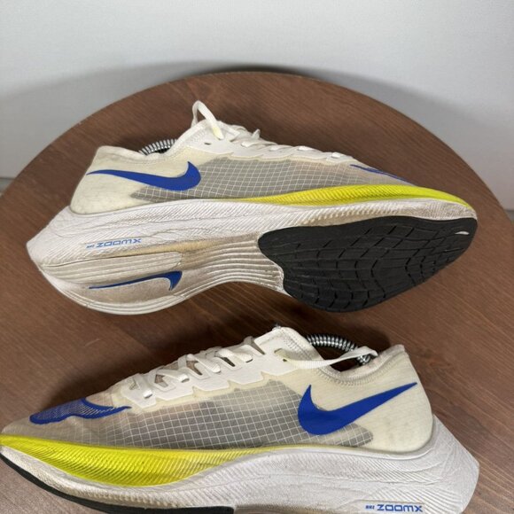 Nike ZoomX VaporFly NEXT% Running Shoes - Picture 2 of 7